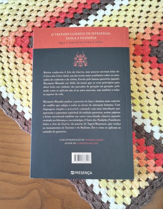 "O Livro dos Cinco Anéis" de Miyamoto Musashi,
