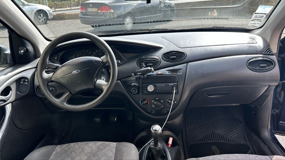 Vendo Focus 2001 com Detalhes a Fazer!