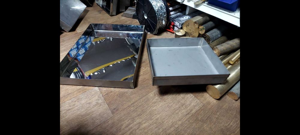 Перила, столи, ємності, лотки, столи, флагштоки  з нержавіючої сталі