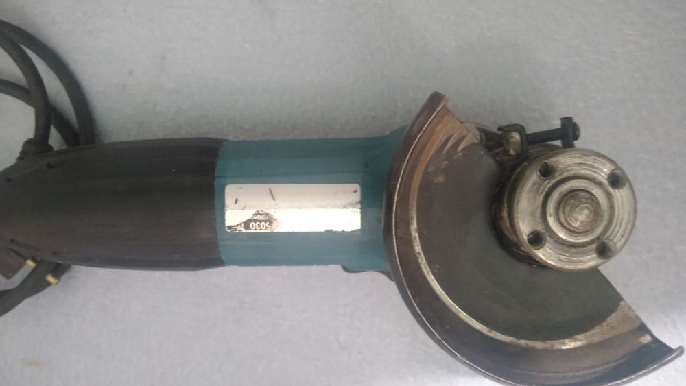 Болгарка Макіта GA 5030