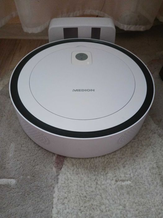 Робот пылесос Medion