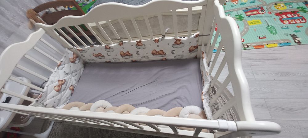 Ліжечко дитяче...