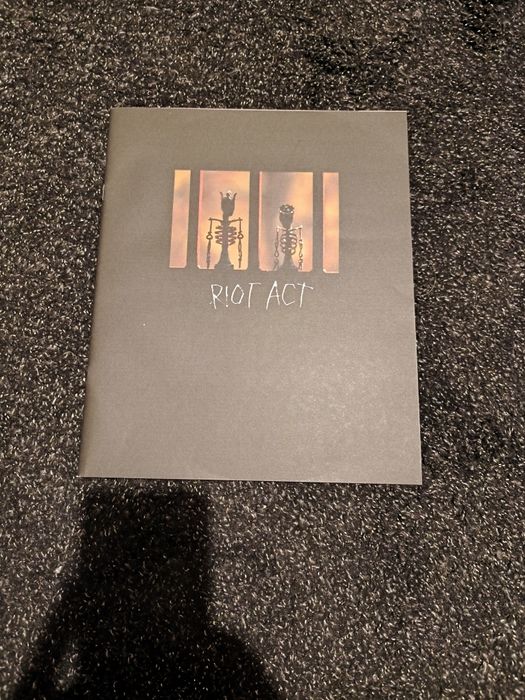 Pearl jam riot act livro com fotos e letras