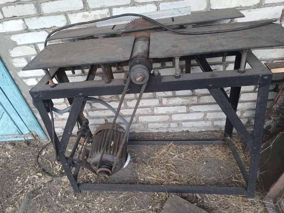 Продам циркулярку фуганок