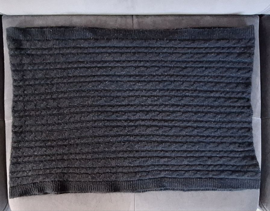 Zestaw zimowy:czapka szalik rękawiczki w kolorze czarnym