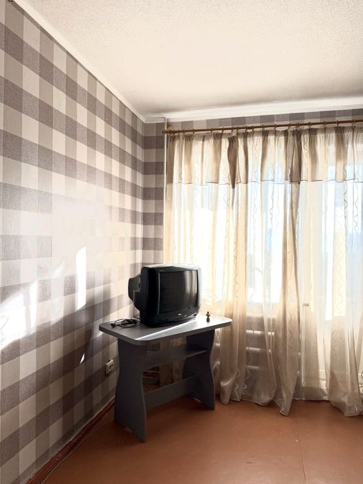 Оренда 1 кімн кв в центрі 129 го кварталу!