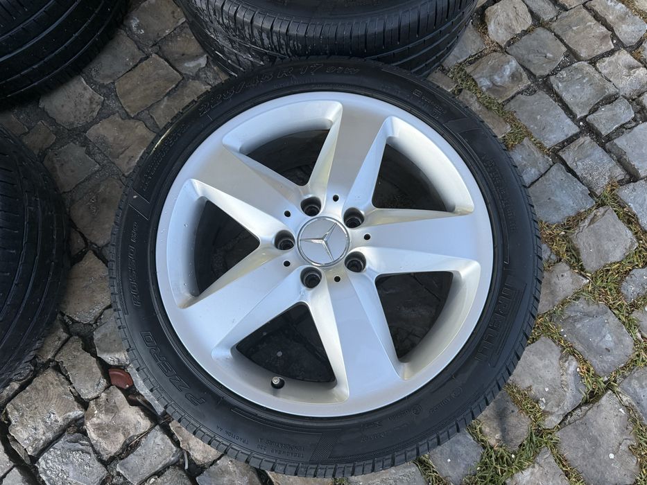 Jantes Mercedes-Benz  17 Pneus Pirelli P-Zero