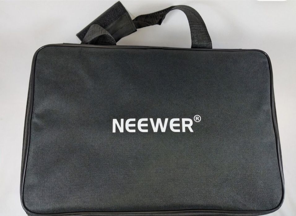 Світлодіодний відеосвіт Neewer FS150C 130W RGB LED Video Light