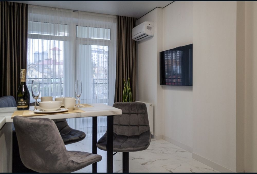 Здаються Двокімнатні Апартаменти. Срібний дім Люкс. Центр. Паркінг