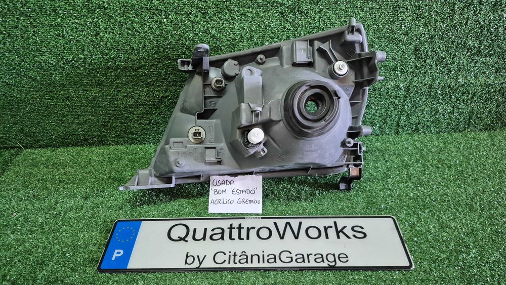 »TOYOTA Hiace Minibus (H100,H200) 08.95-12.12 - Ótica/Farol frente direita usada em bom estado DEPO 212-11N5R-LD-EM