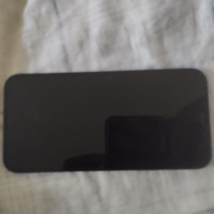 Продам айфон 14 й