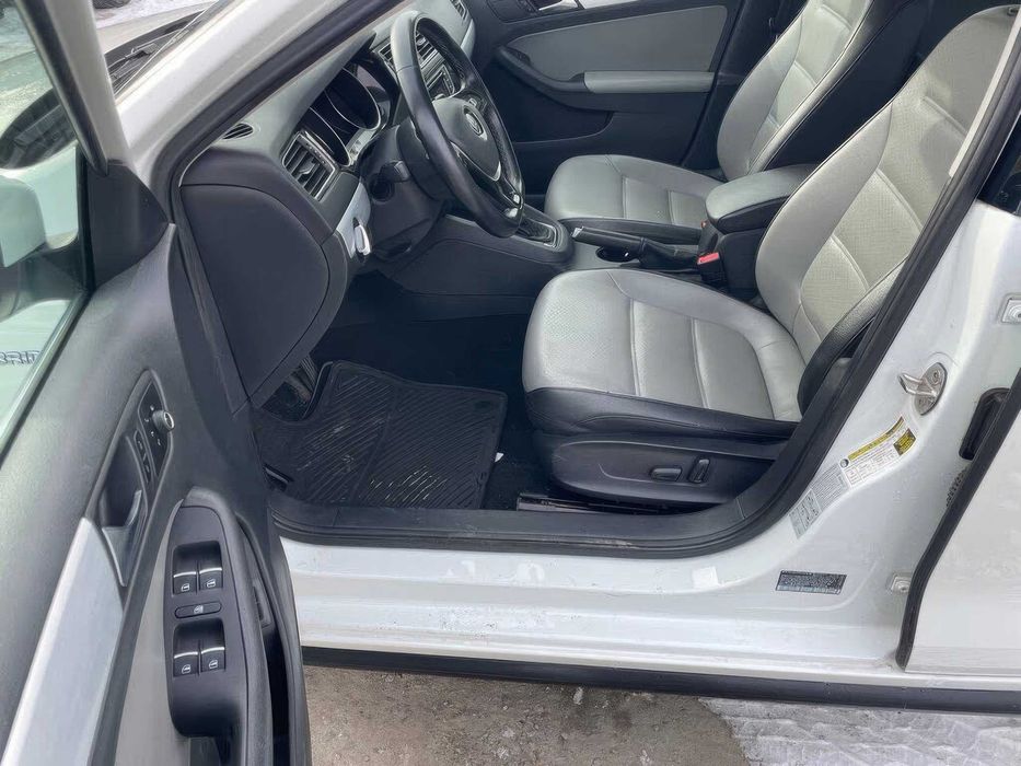 Volkswagen Jetta SEL Premium      2016