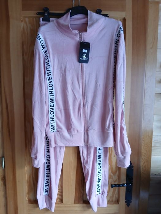 Welurowy dres damski S/M