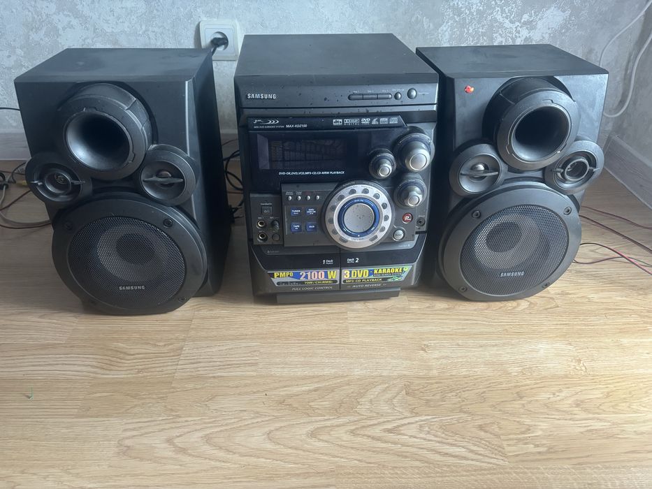 Мощный музыкальный центр Samsung