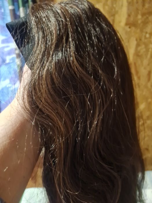 Шикарный парик из искуственных волос.