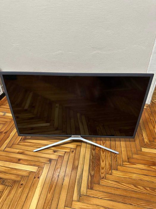 Samsung UE32M5500AU 32" Smart TV в ідеальному стані