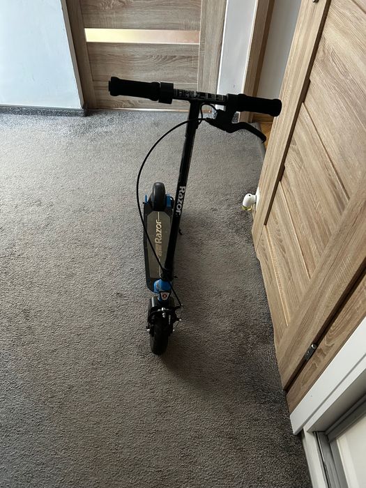 Skuter elektryczny dla dieci