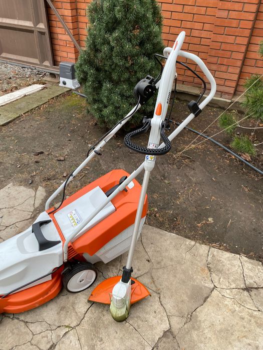 Продам STIHL триммер