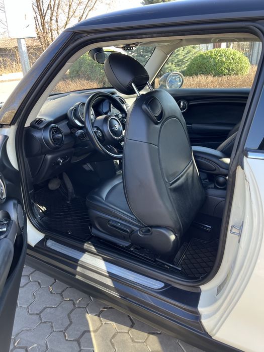 MINI Cooper Hardtop 2015 року(по штатам 2016р.)