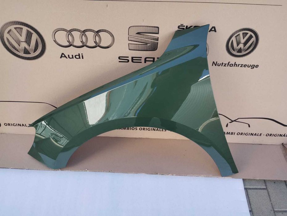 Błotnik lewy przód Audi A1 II 82A Oryginał