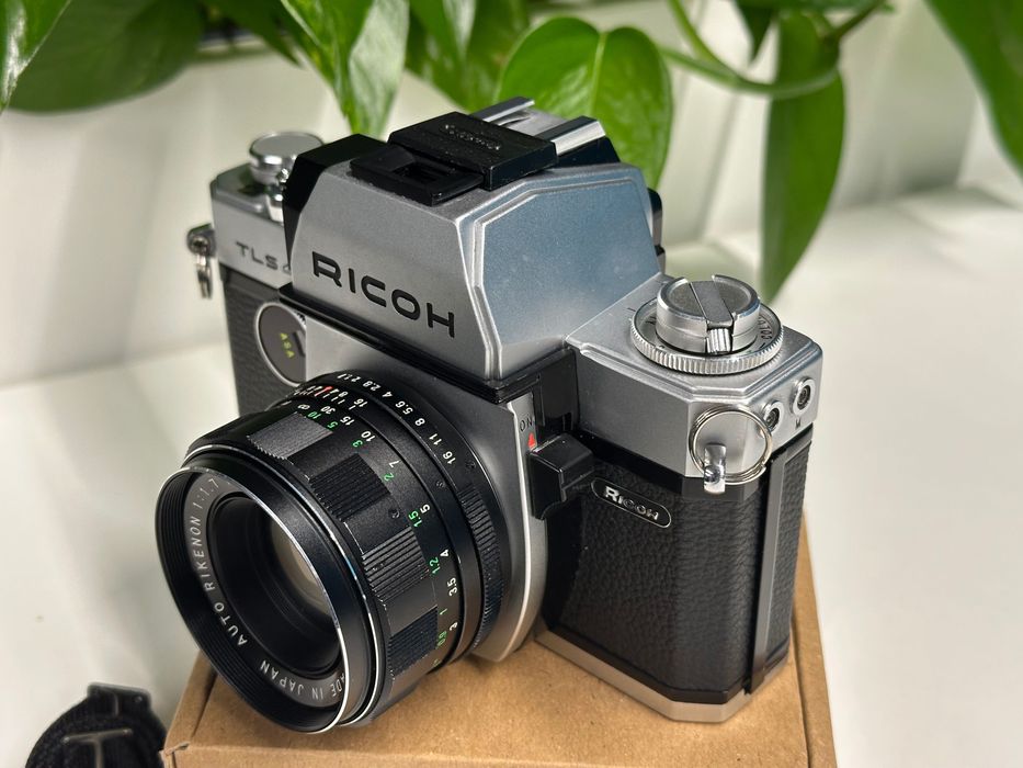 Плівкова камера Ricoh 401 TLS з Ricoh auto 50mm f1.7 | M42