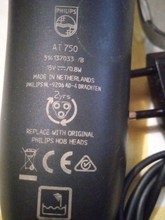 Máquina de barbear Philips AquaToutch Wet & Dry