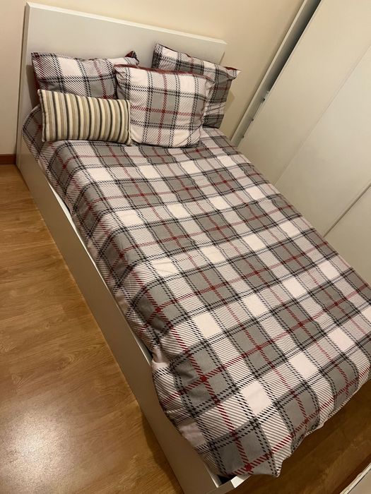 Cama Completa Sommier (Colchão Incluído)