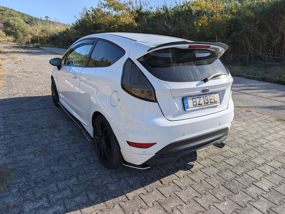 2013 Ford Fiesta Turbo — photo 3