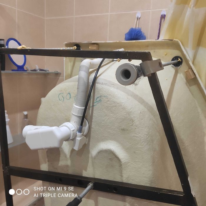 Ванна. Стоила 500 $. Размер 170*100 з каркасом, панелью, идеальна.