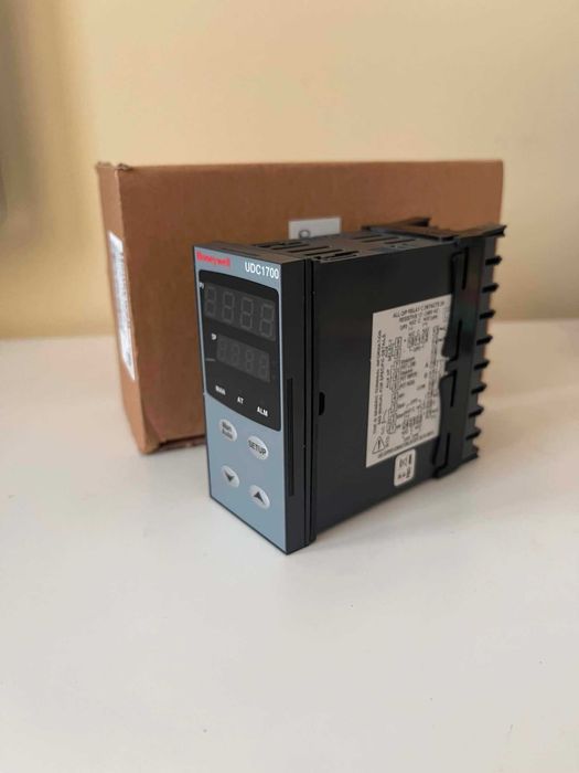 Honeywell UDC1700 Micro-Pro DC170311001000