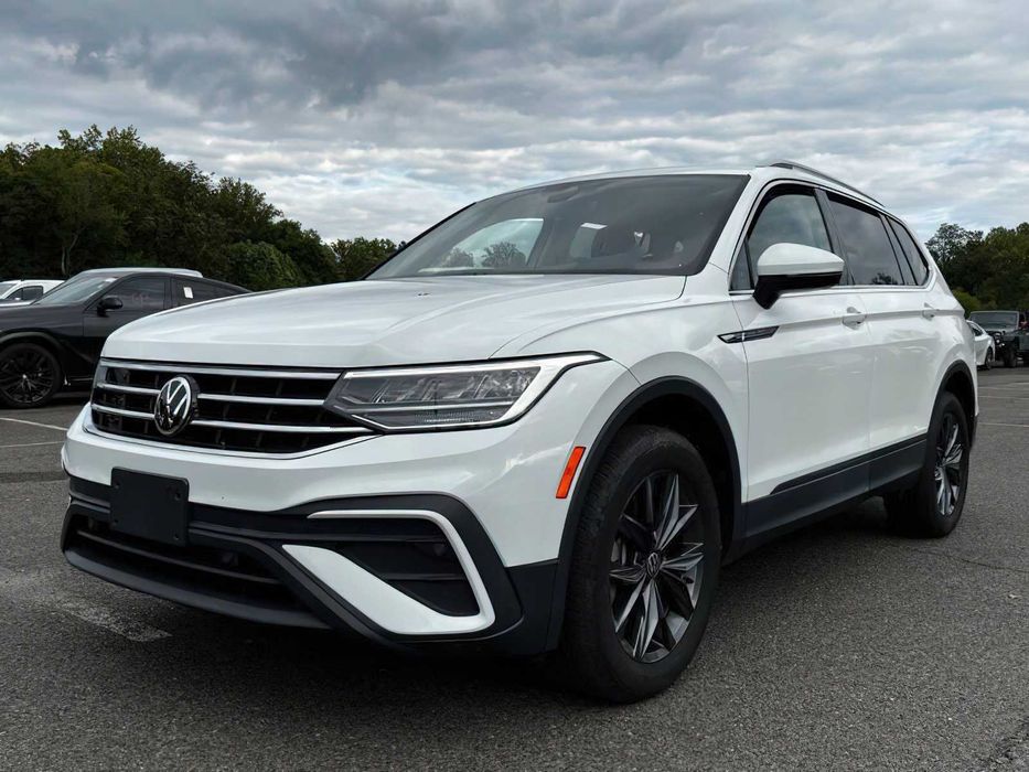 Volkswagen Tiguan      2022