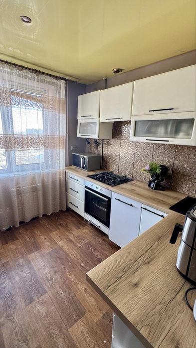Продаж 2 кім. 10 мкрн. Лівий берег