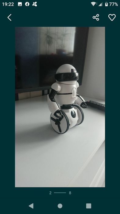 Робот інтерактивний, керуватися може з андроїда