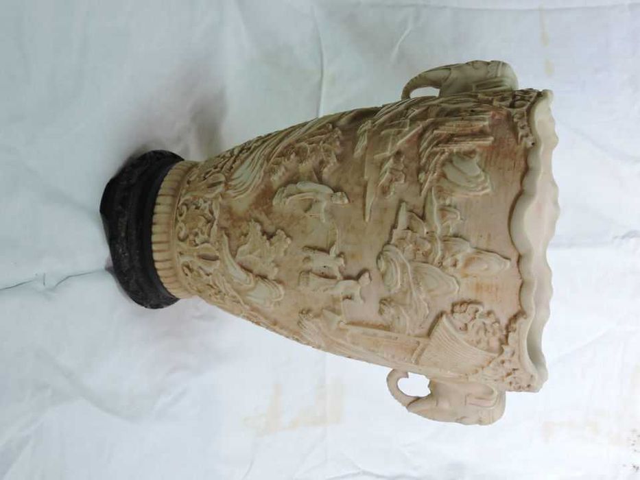 Conjunto Mesa e Vaso decorativa