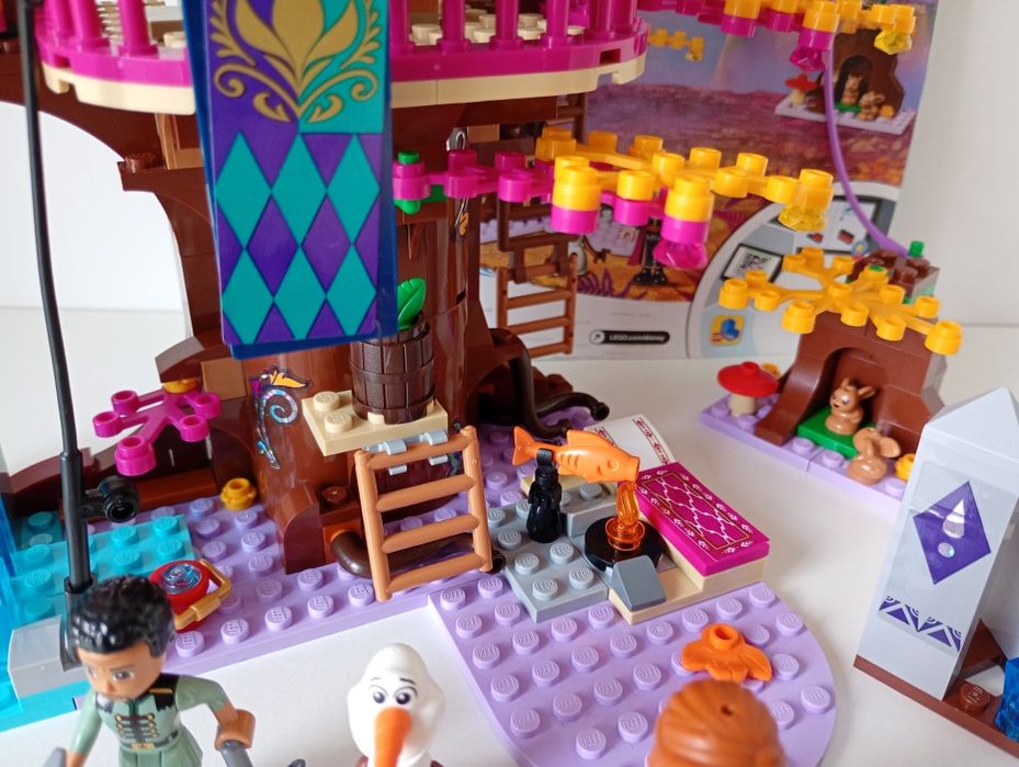 LEGO Disney / Frozen 41164 - Zaczarowany domek na drzewie