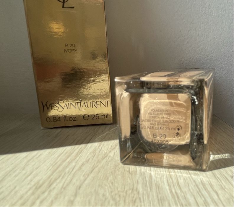 Podkład Yves Saint Laurent Touche Eclat