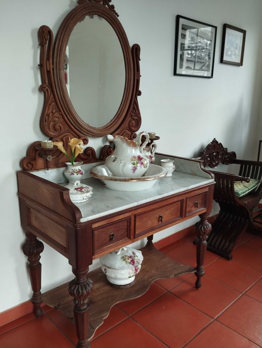 Lavatório antigo com espelho madeira de acácia