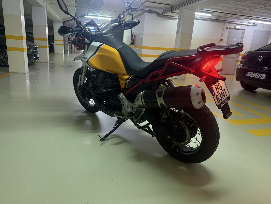 Moto Guzzi V85tt 2024