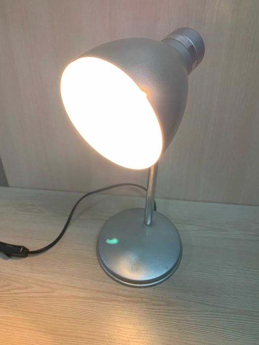 Лампи настільні від 220В