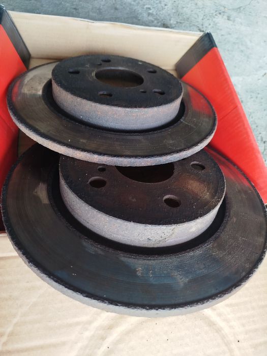 Тормозні диски Тойота корола Е170