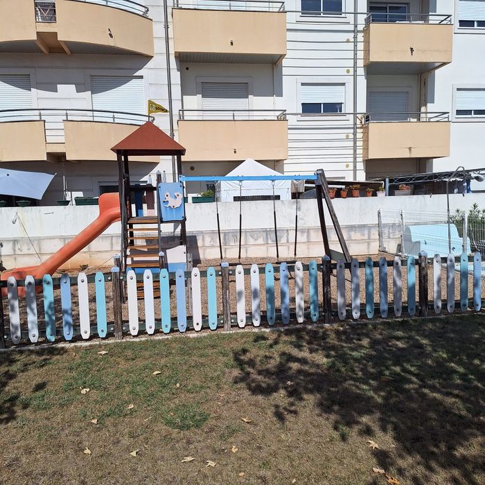 Apartamento T-2 +1,predio com elevador, piscina, zoma churrasco, park