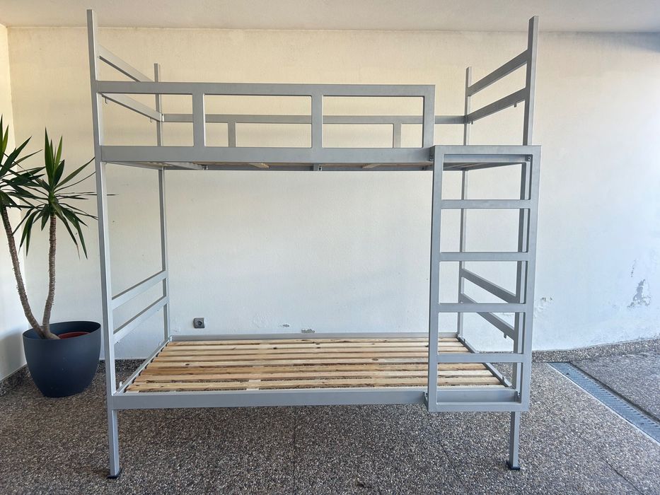 Beliche com estrutura em ferro