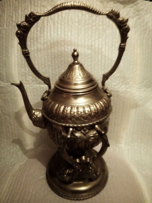 Antiga chaleira - samovar em casquinha