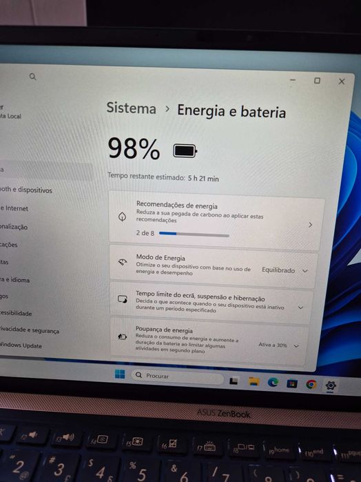 Asus slim UX330F processador i5-8266U, a funcionar sem anomalia