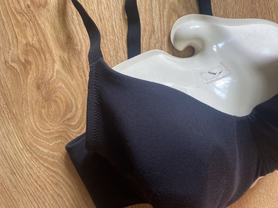 Biustonosz na fiszbinach 85D/E czarny