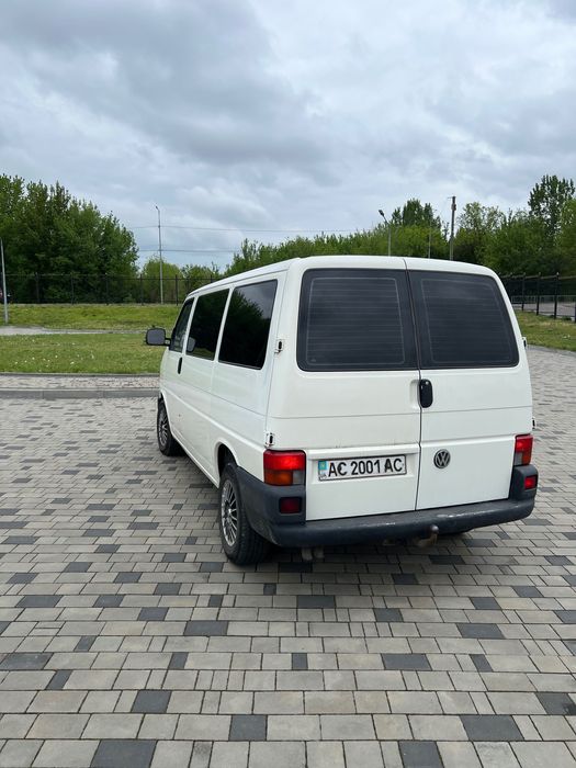 Автомобіль VW TRANSPORTER