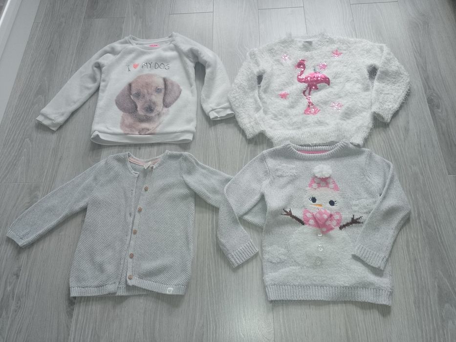 Zestaw ubrań dziewczęcych 110