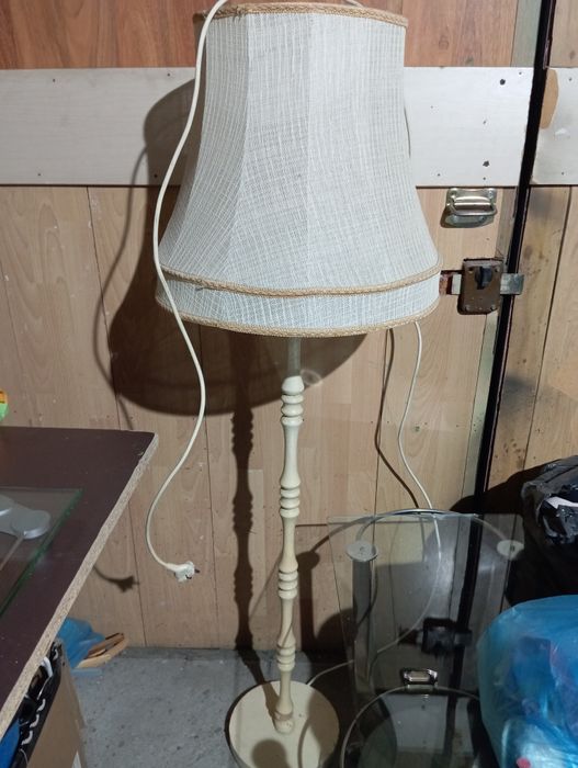 Lampa stojąca wysoka