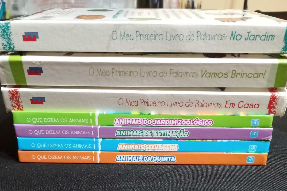 2 coleções livros bebés/crianças + OFERTA cubos empilháveis