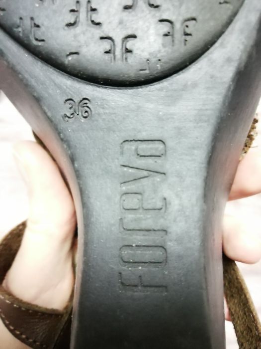 Sandálias de pele- Foreva Sapatarias